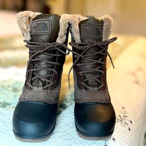 The North Face winter boots. Women’s size 6